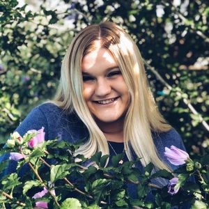 Meet your Posher, Abigail